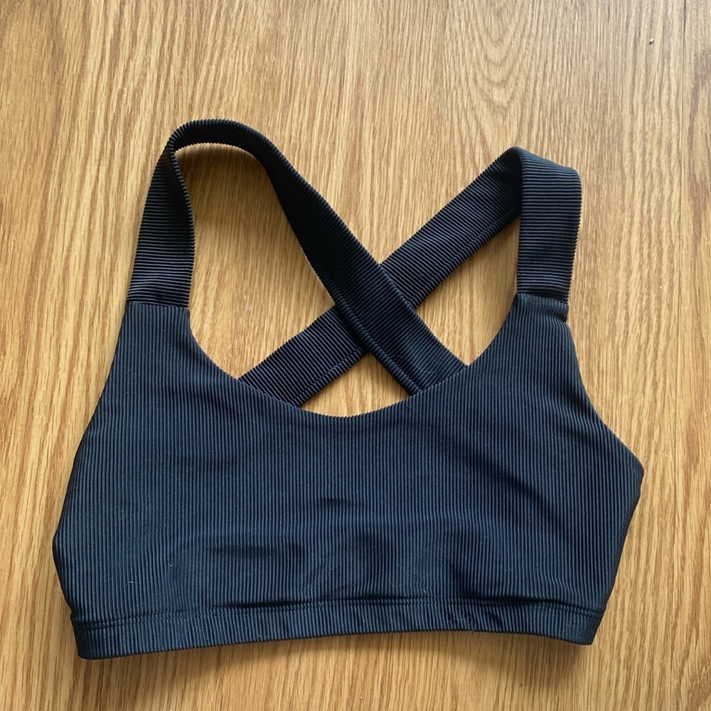Onzie black ribbed cross strap detail sports yoga sports bra
